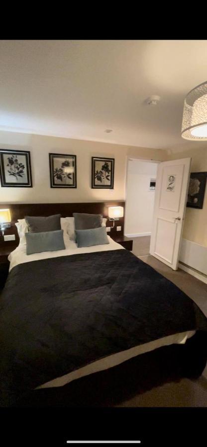 The High Flyer Hotel Ely Ngoại thất bức ảnh